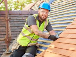 Best Roof Moss and Algae Removal  in Laton, CA